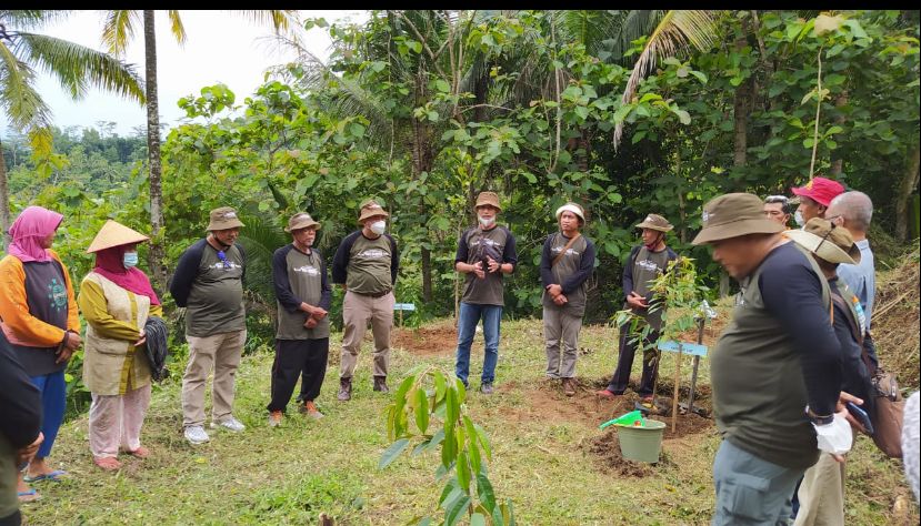 PT Bharinto Ekatama Rahabilitasi  DAS Sepanjang Bukit Menoreh