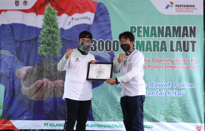 Cegah Abrasi, Pertamina Tanam 3.000 Pohon Cemara Laut