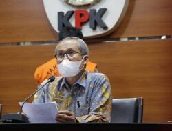 KPK Tahan Tersangka Korupsi Pengajuan Dana PEN