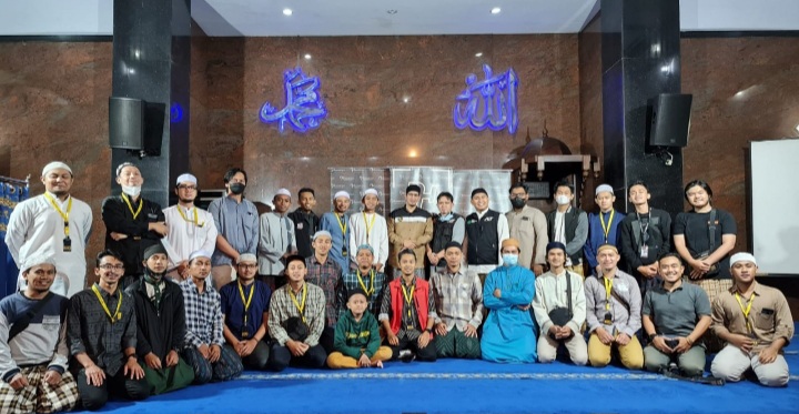 Nawak Hijrah Bagikan 1000 Beras Gratis dan Istighosah Tolak Bala di Malang Raya