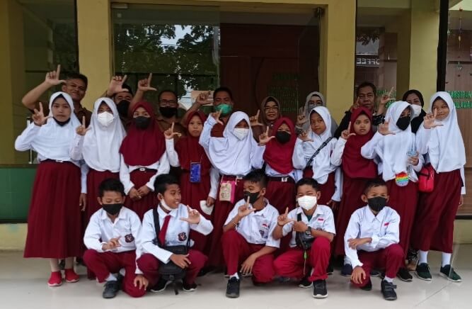 Siswa SD Kecamatan Liukang Kalmas Kunjungi Perpustakaan Pangkep
