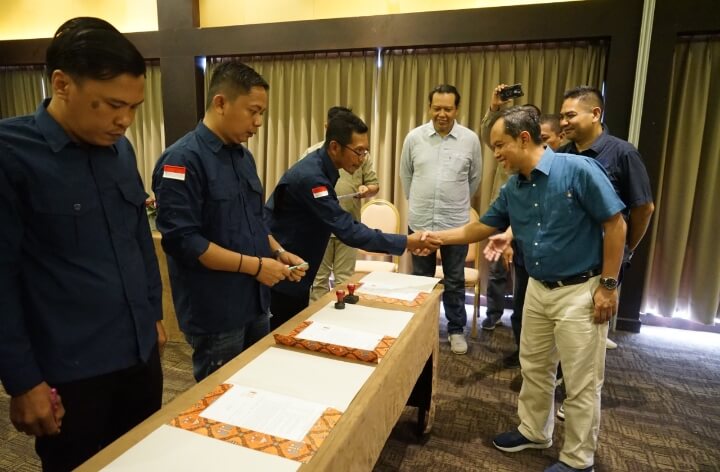 Tanda Tangani Pakta Integritas, Forum Desa Komitmen Dukung TJSL Semen Tonasa