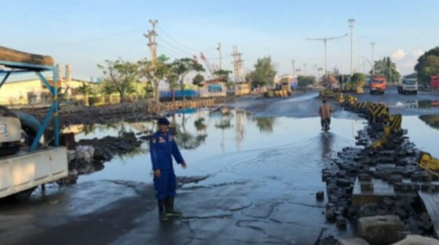 Banjir Rob Pelabuhan Tanjung Emas Semarang