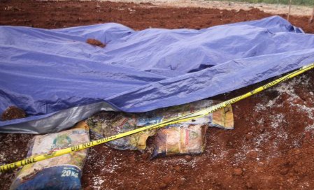 Polisi Terus Dalami Soal Bansos yang Tertimbun di Depok