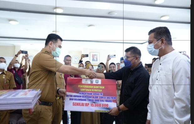 Ahli Waris Korban KM Ladang Pertiwi Terima Uang Santunan Rp 15 Juta/Orang