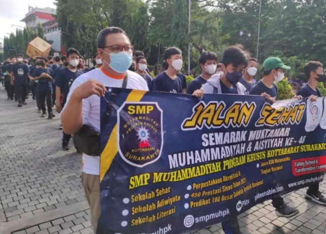 Ribuan Warga Muhammadiyah Ramaikan Jalan Sehat Syiar Muktamar di Solo