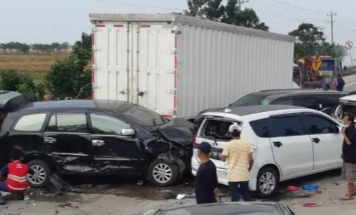 Kecelakaan Beruntun di Tol Pejagan-Pemalang Satu Meninggal