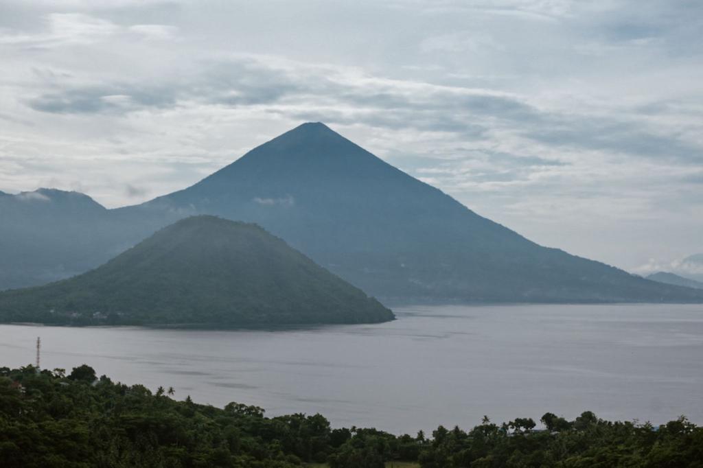 Pulau Maitara Daya Tarik Wisata Terkuat di Ternate