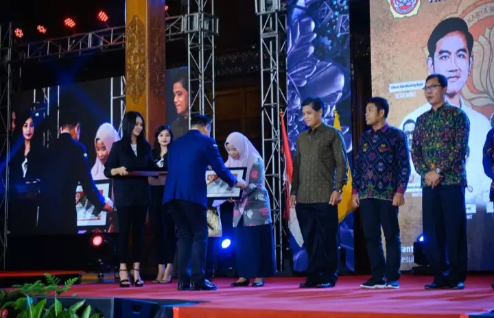Majukan Karang Taruna di Pangkep, Bupati Pangkep Terima Penghargaan Pemerintah Pusat