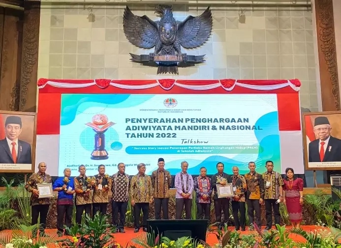 SMP dan SMA Semen Tonasa Meraih Predikat Adiwiyata Mandiri Tahun 2022