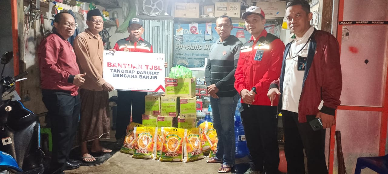 Banjir Pangkep, Semen Tonasa Berikan Bantuan untuk Warga Terdampak