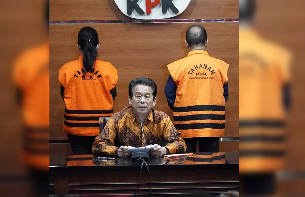 Diduga Terima Gratifikasi Hingga Rp 8,7 Miliar, KPK Tahan Bupati Kapuas dan Istrinya
