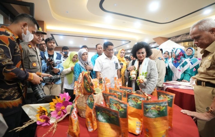 Pembina IKAWATI Kemen ATR/BPN Apresiasi Mitra Binaan Semen Tonasa