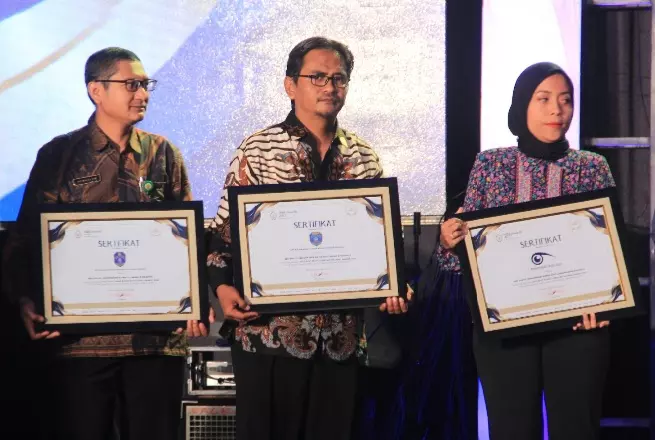 SMP Muhammadiyah PK Solo Raih Best Brand SMP Swasta Terbaik Solo Raya