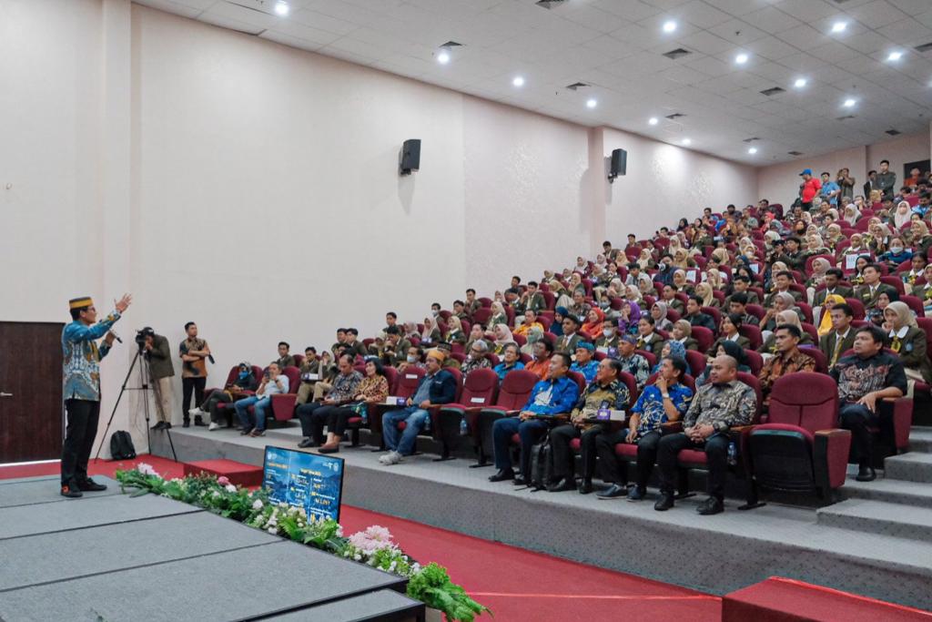 Sandiaga Uno Beri Kuliah Umum di Poltekpar Makassar