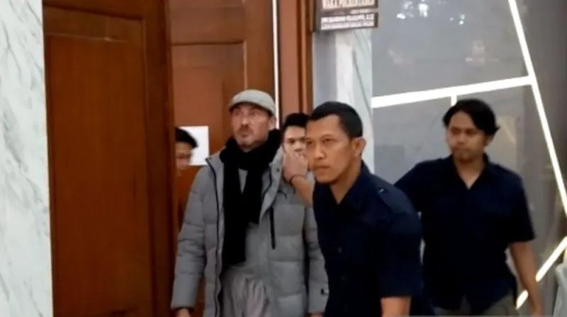Polisi Hentikan Proses Hukum WNA Australia yang Meludahi Imam Masjid
