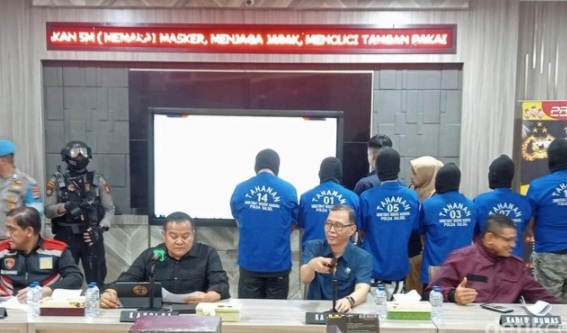 Enam Tersangka Ditahan dalam Kasus Brankas Sabu di Universitas Negeri Makassar