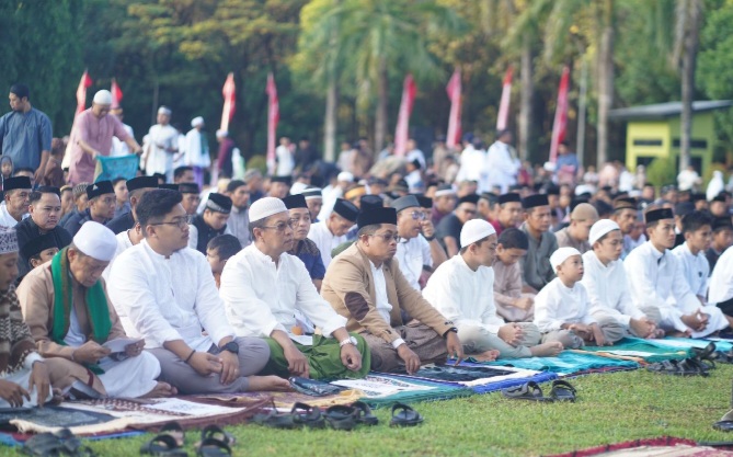 Salat Idul Adha 1444 H: Takbir, Tahlil, dan Tahmid Menggema di Halaman Kantor Pusat Semen Tonasa
