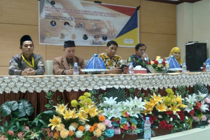 Pelatihan Karya Tulis Ilmiyah Jurusan Jurnalistik Fakultas Dakwah dan Komunikasi UIN Alauddin Makassar