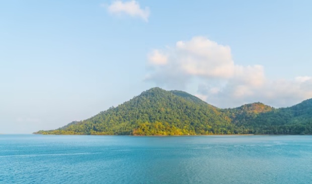 Menikmati Keindahan Danau Toba dan Pulau Samosir