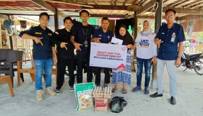 PT Semen Tonasa Membantu Korban Kebakaran di Desa Parenreng, Kecamatan Segeri