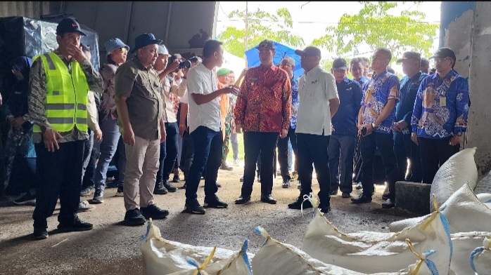 Menteri Koperasi dan UKM RI Kunjungi Rumah Produksi Garam di Pangkep