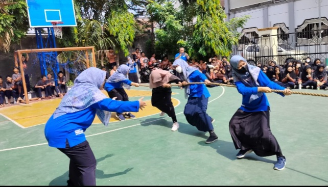 Meriahnya Peringatan Hari Guru Nasional 2023 di SMP Muhammadiyah PK Kottabarat Surakarta