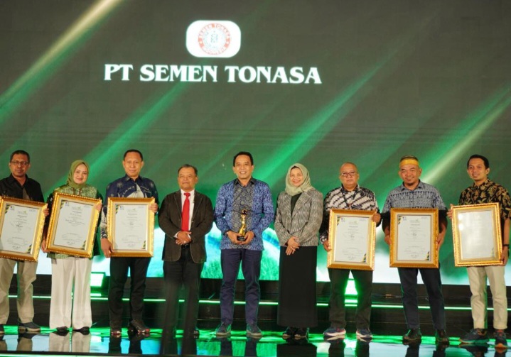 PT Semen Tonasa Raih 8 Penghargaan Bergengsi di Indonesian CSR Awards 2023