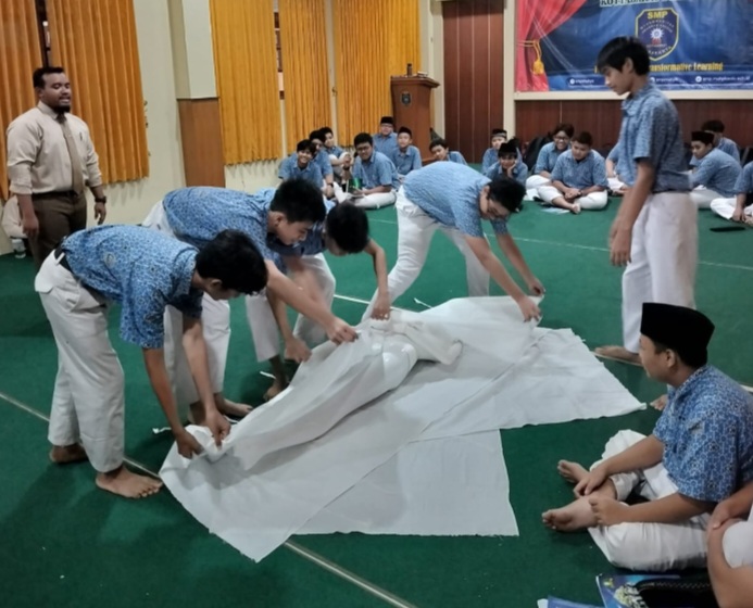 Pekan Karakter, Perkuat Karakter Religus Siswa SMP Muhammadiyah PK Solo