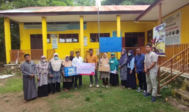Tonasa Cerdas: Bantuan Mesin Jahit dan Laptop untuk SLB di Kabupaten Pangkep