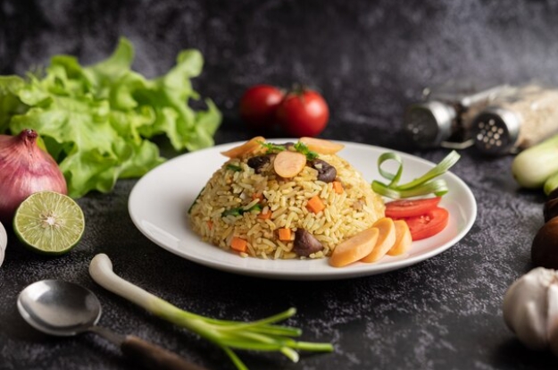 Nasi Goreng Spesial: Sajian Lezat dengan Bumbu Spesial