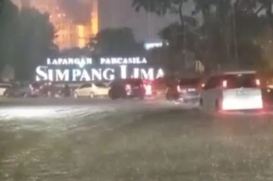 Banjir Melanda Kota Semarang, BNPB Bergerak Cepat