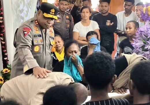 Kapolda Papua Sampaikan Belasungkawa atas Meninggalnya Dua Anggota Polisi di Papua