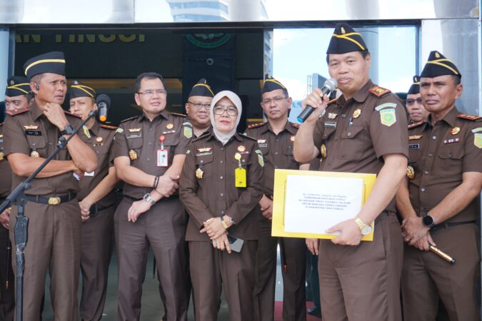 Kejati Sulsel kirim bantuan untuk korban tanah longsor di Tanah Toraja