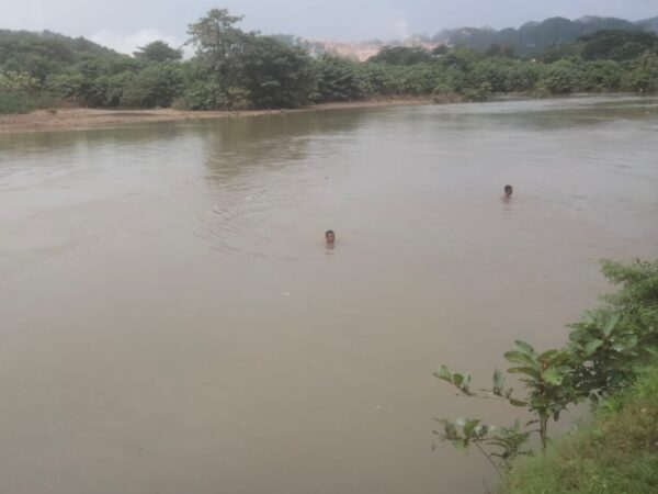 Bocah Tenggelam di Sungai Sapanang Pangkep Belum Ditemukan