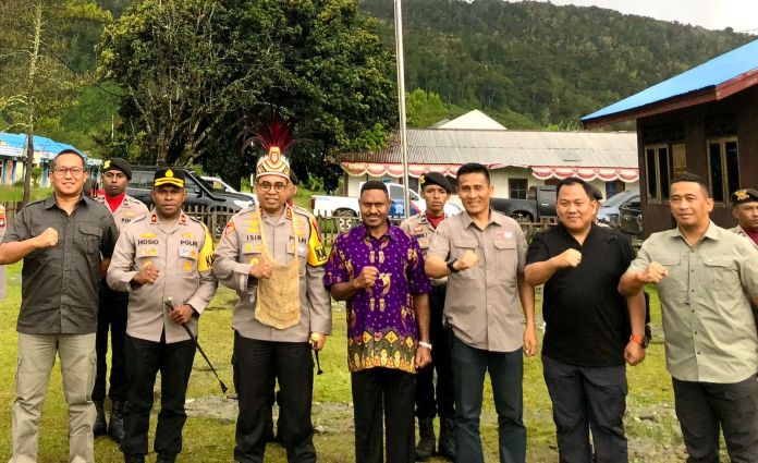 Kapolda Papua Barat Kunjungi Pegaf Tinjau Situasi Kamtibmas