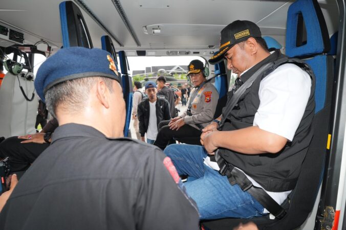 Pj Gubernur Sulsel Bersama Kapolda Pantau Banjir Luwu