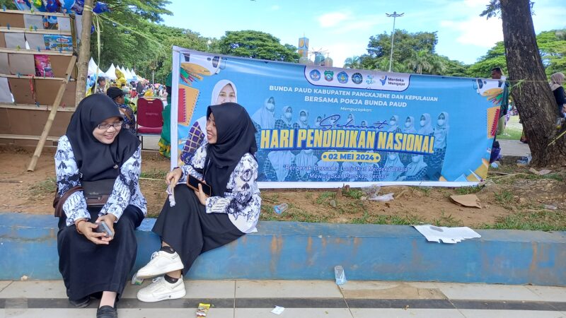 Hari Pendidikan Nasional: Menghargai Guru dan Meningkatkan Kualitas Pendidikan di Indonesia