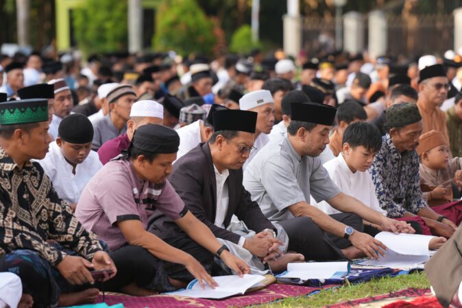 PSIT PT Semen Tonasa Gelar Shalat Idul Adha di Halaman Kantor Pusat