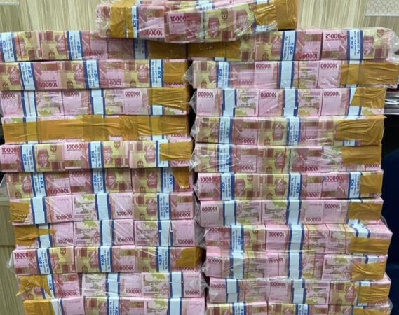 Polda Metro Jaya Sita Uang Palsu 22 Miliar dan Mesin Cetak