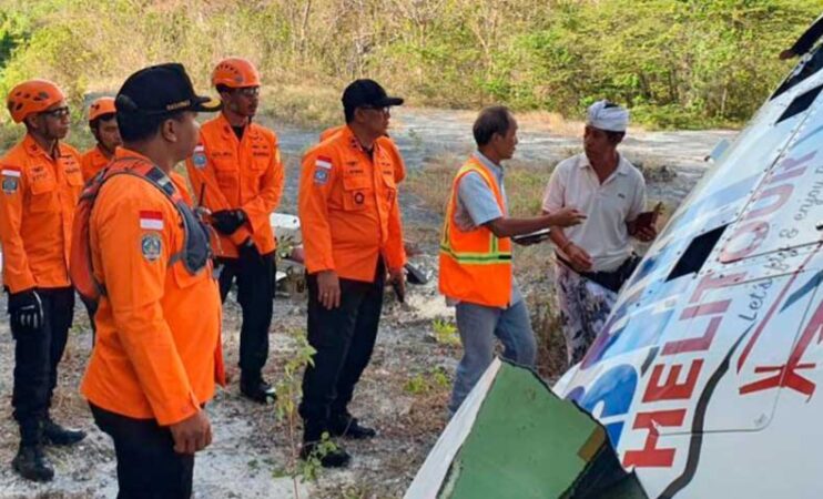 Basarnas Bali Evakuasi Korban Helikopter Jatuh di Badung