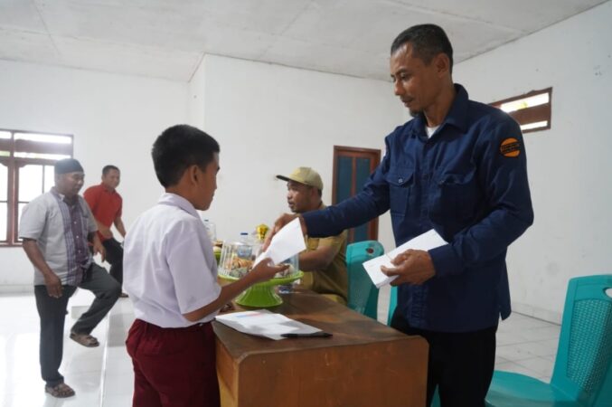 PT Semen Tonasa Berikan Bantuan Pendidikan untuk Siswa SD, SMP dan SMA