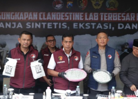 Polisi Ungkap Pabrik Narkoba di Malang, Amankan 5 Tersangka