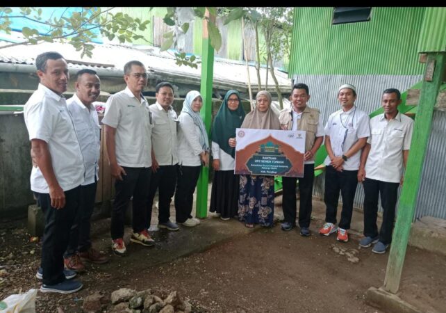 UPZ PT Semen Tonasa Salurkan Bantuan untuk Rehab Rumah Guru Mengaji