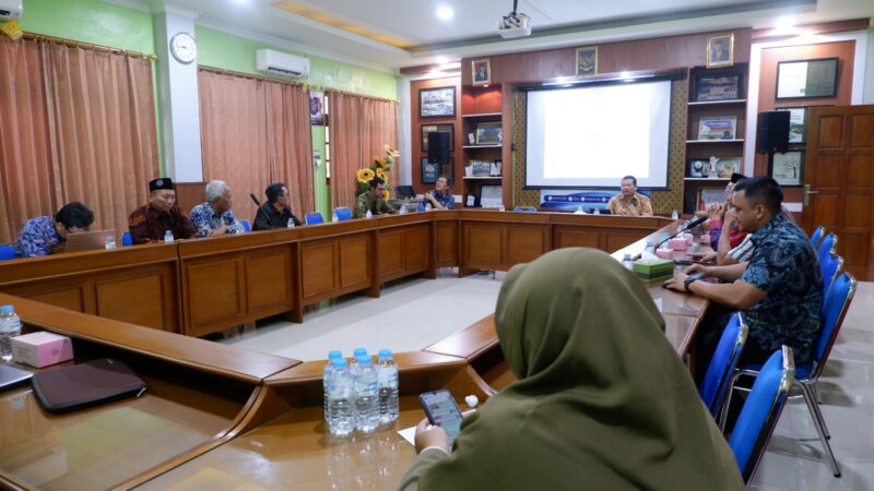 Dikdasmen PNF PP Muhammadiyah Gelar FGD Pengembangan Buku MIPA Integratif, Holistik, Bilingual