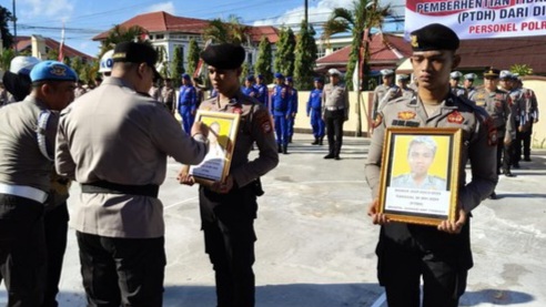Pelanggaran Desersi, Dua Personel Polres Sinjai Resmi Dipecat