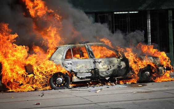 Pelemparan Molotov Diduga Sebabkan Kebakaran Mobil di Medan Satria