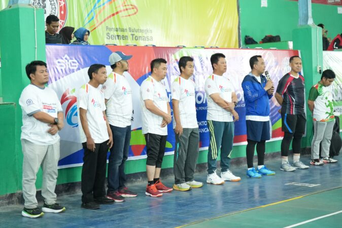 Semarak HUT ke-56 PT Semen Tonasa dengan Turnamen Badminton