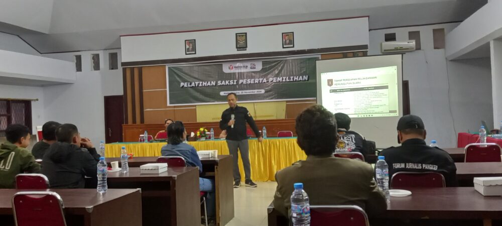 Bawaslu Pangkep Latih Saksi Paslon Pilkada 2024
