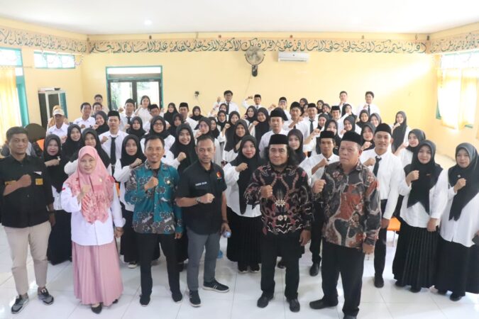 Bawaslu Pangkep Lantik 549 Pengawas TPS, 8 TPS Lowong Pengawas